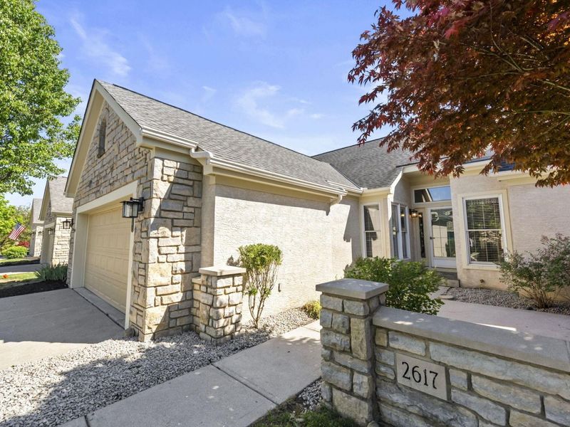 2617 Vi-Lilly Circle W, Grove City, OH 43123 Photo 2