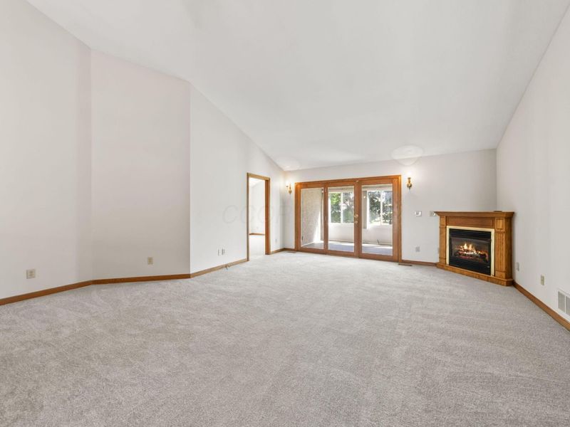 2617 Vi-Lilly Circle W, Grove City, OH 43123 Photo 5