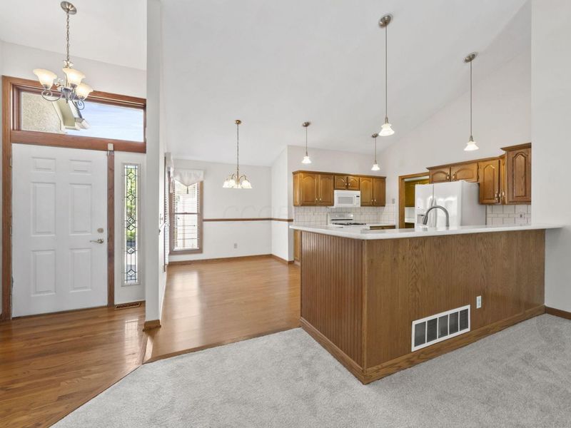 2617 Vi-Lilly Circle W, Grove City, OH 43123 Photo 7