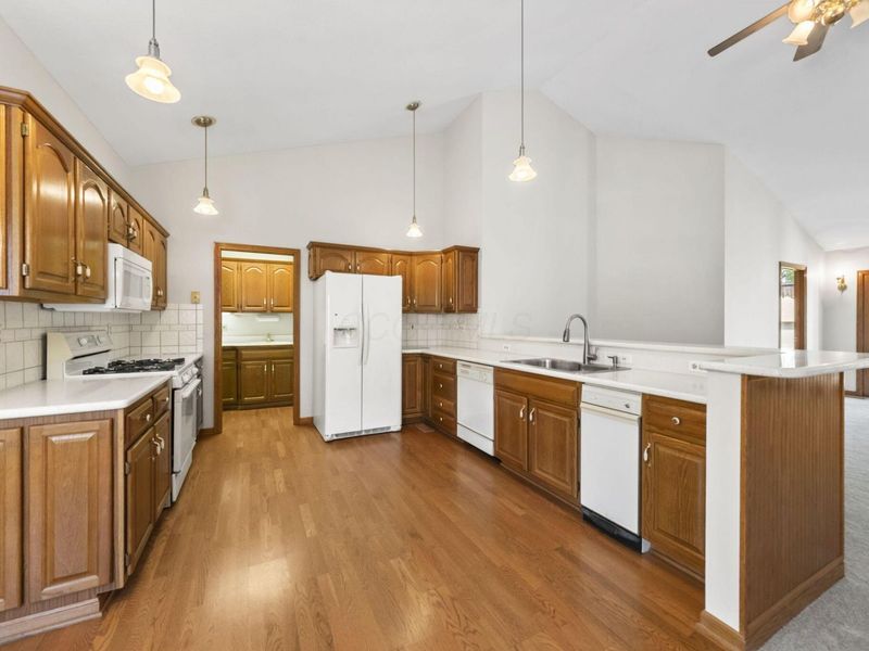 2617 Vi-Lilly Circle W, Grove City, OH 43123 Photo 9