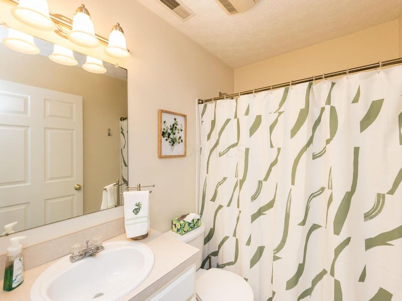 6139 Glenvillage Drive , Dublin, OH 43016 Photo 18