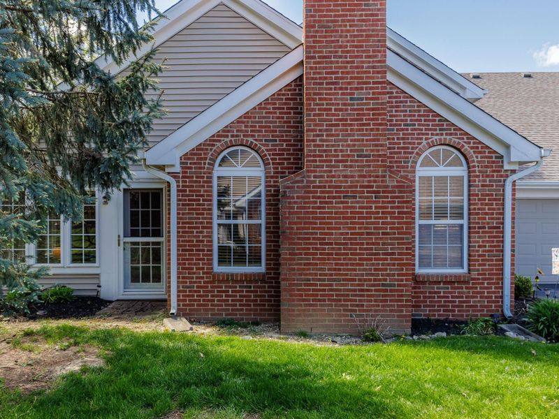 6139 Glenvillage Drive , Dublin, OH 43016 Photo 2