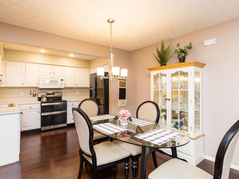 6139 Glenvillage Drive , Dublin, OH 43016 Photo 5