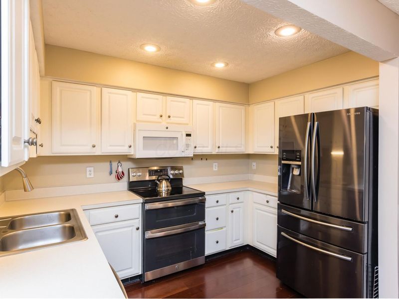 6139 Glenvillage Drive , Dublin, OH 43016 Photo 7