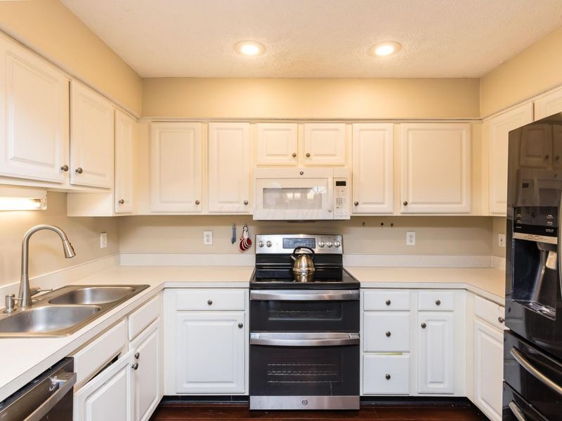 6139 Glenvillage Drive , Dublin, OH 43016 Photo 8