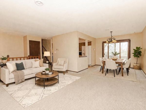 W287N6453 Highland COURT, Hartland, WI 53029