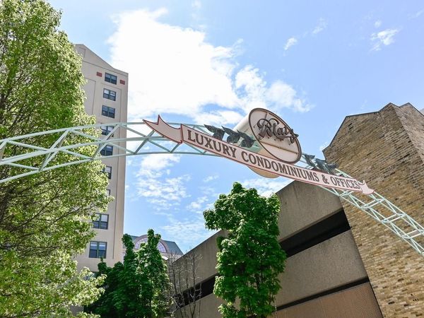 270 E Highland AVENUE, Unit 812, Milwaukee, WI 53202