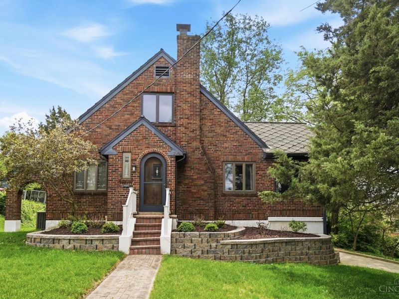 2831 Losantiville Avenue, Cincinnati, OH 45213 Photo 1