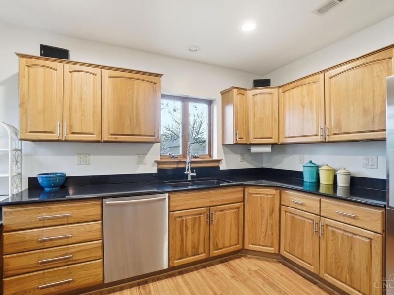 2831 Losantiville Avenue, Cincinnati, OH 45213 Photo 15