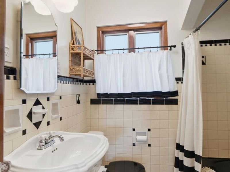 2831 Losantiville Avenue, Cincinnati, OH 45213 Photo 23