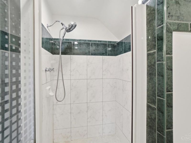 2831 Losantiville Avenue, Cincinnati, OH 45213 Photo 39