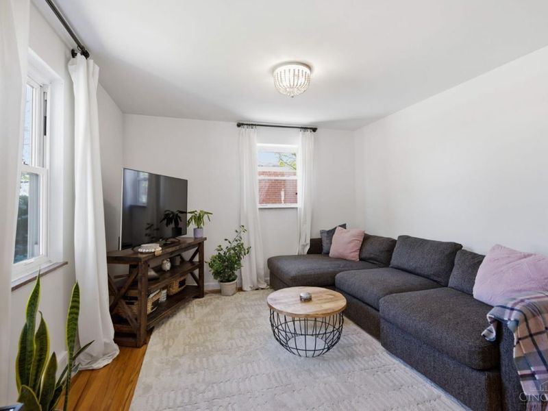 7905 Mapleleaf Drive, Madeira, OH 45243 Photo 11