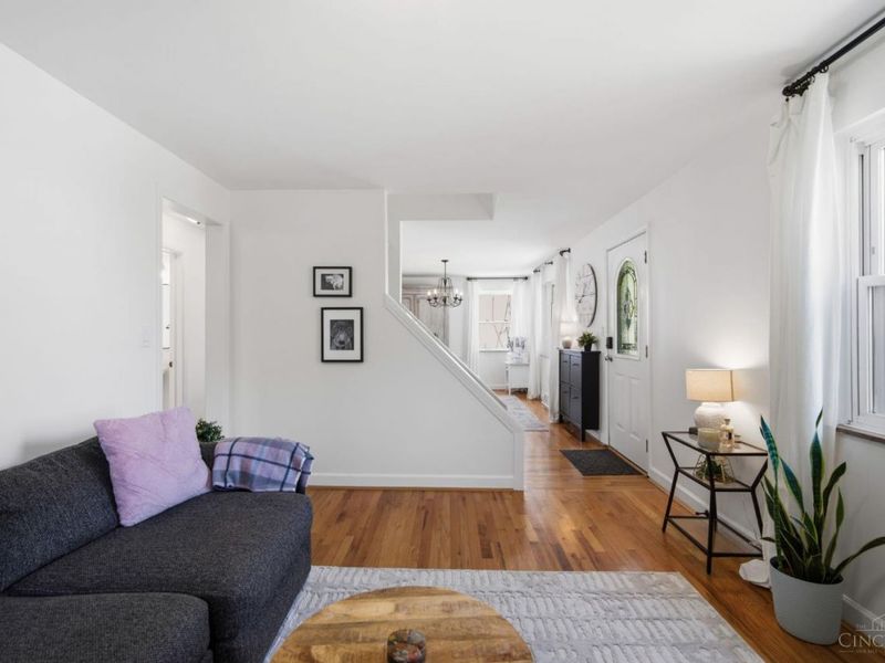 7905 Mapleleaf Drive, Madeira, OH 45243 Photo 12