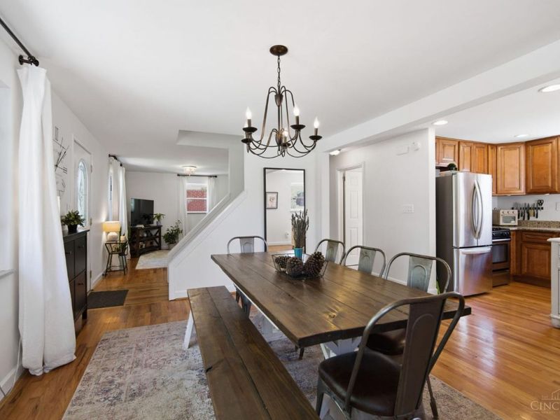 7905 Mapleleaf Drive, Madeira, OH 45243 Photo 3