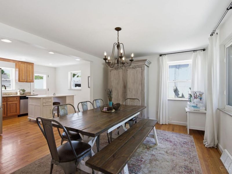 7905 Mapleleaf Drive, Madeira, OH 45243 Photo 4