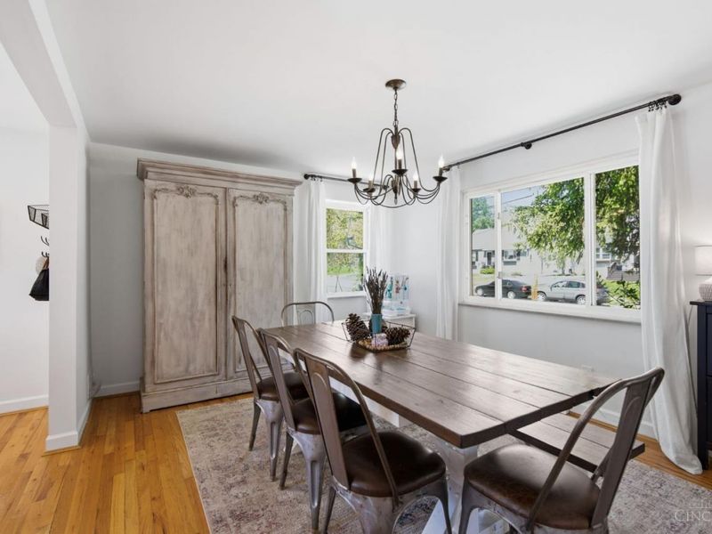 7905 Mapleleaf Drive, Madeira, OH 45243 Photo 5