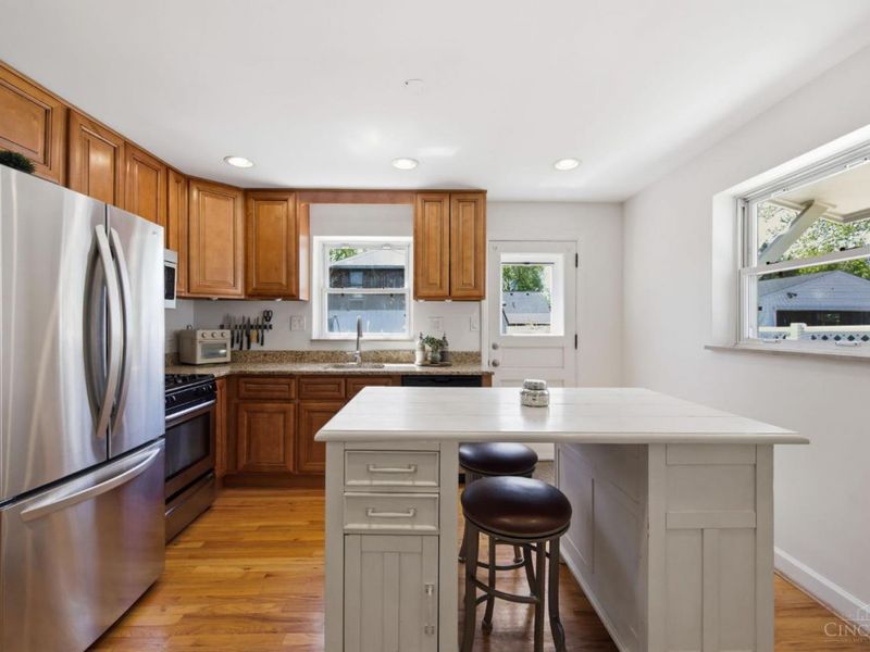 7905 Mapleleaf Drive, Madeira, OH 45243 Photo 7