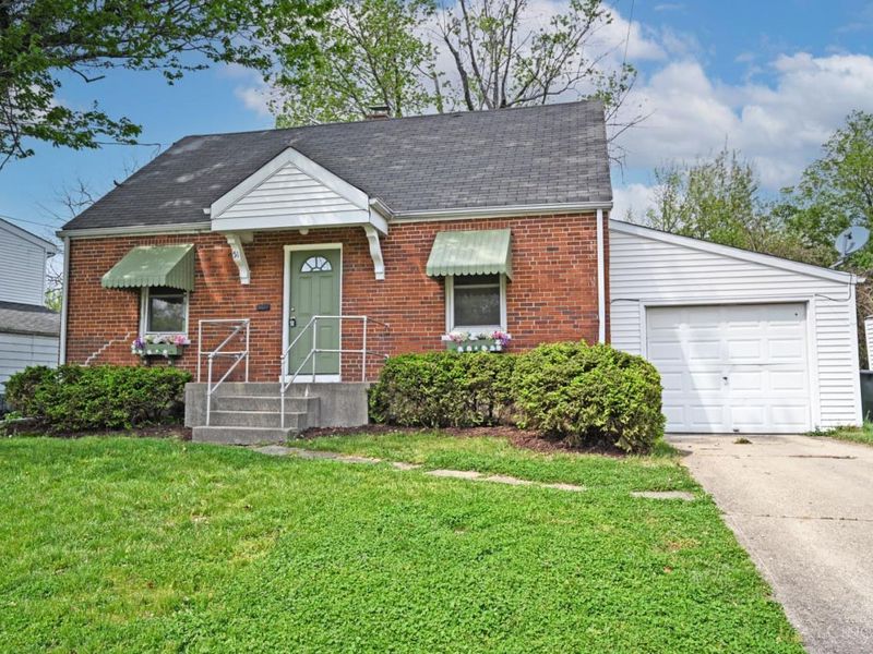 51 Gambier Circle, Greenhills, OH 45218 Photo 2