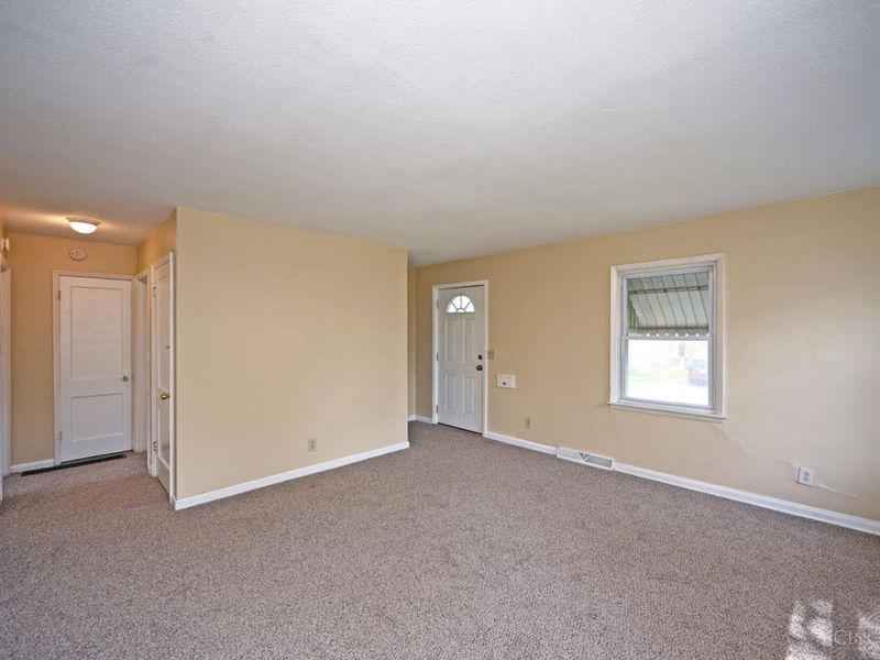 51 Gambier Circle, Greenhills, OH 45218 Photo 6