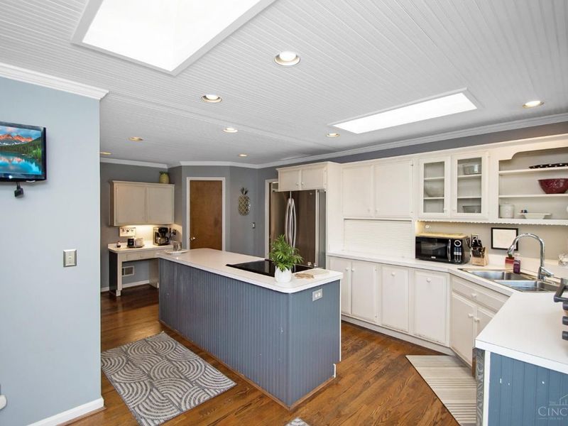 9011 Foxhunter Lane, Symmes Township, OH 45242 Photo 12