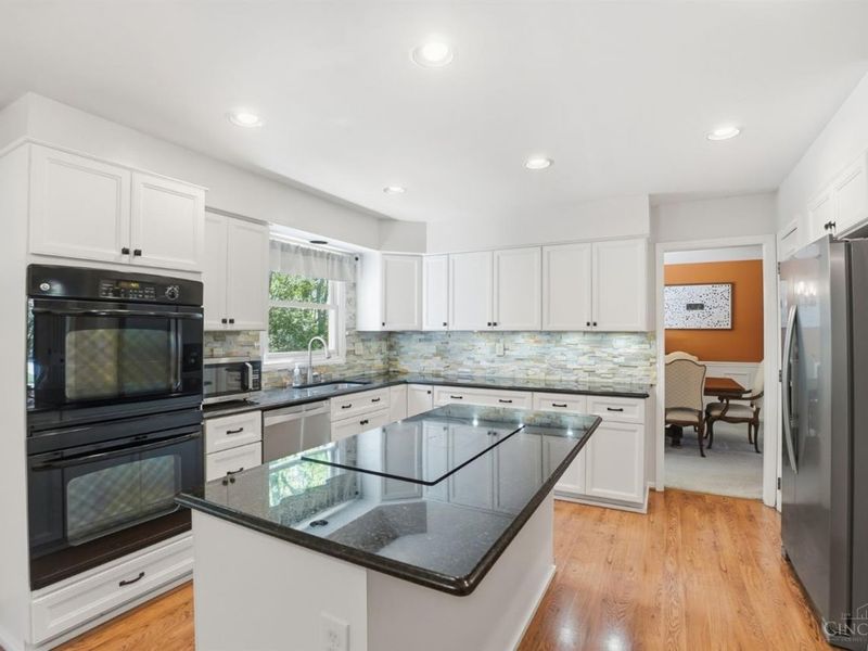 3818 Sherbrooke Drive, Evendale, OH 45241 Photo 12