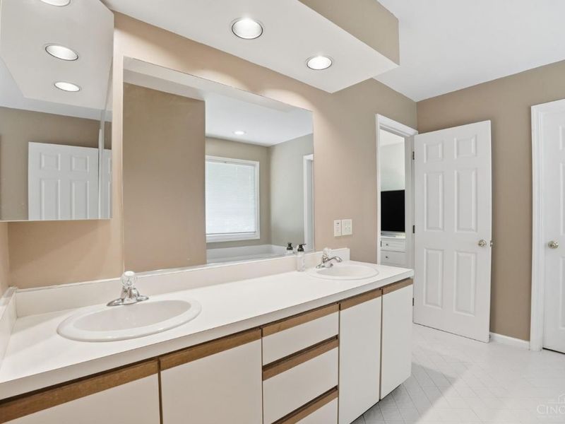 3818 Sherbrooke Drive, Evendale, OH 45241 Photo 33