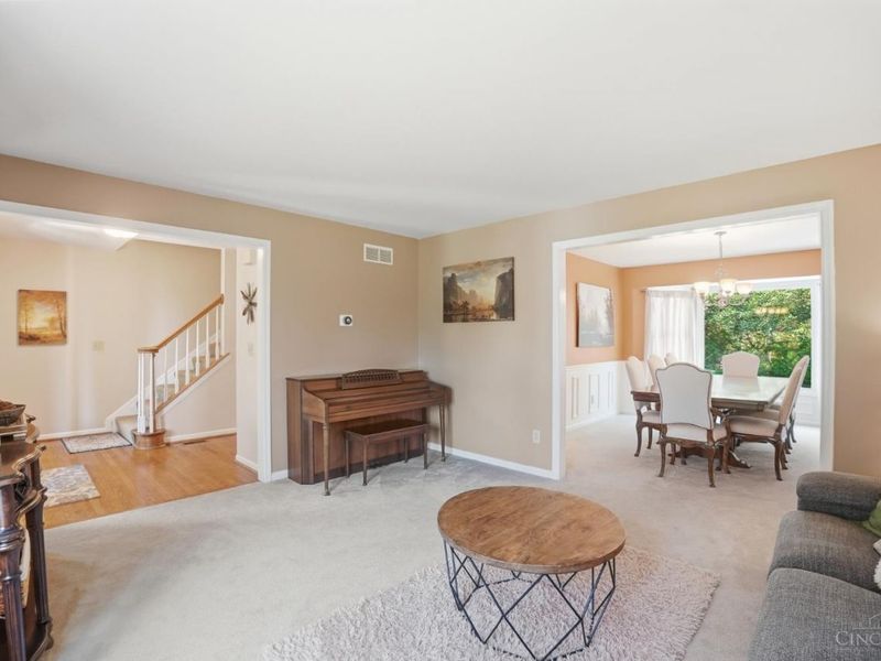 3818 Sherbrooke Drive, Evendale, OH 45241 Photo 8