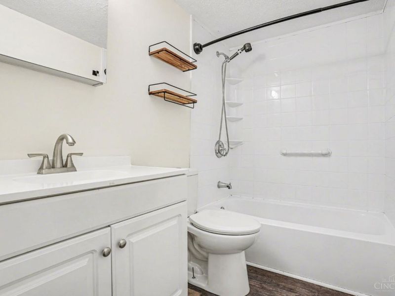 4908 Chalet Drive, Unit 405, Saint Bernard, OH 45217 Photo 18