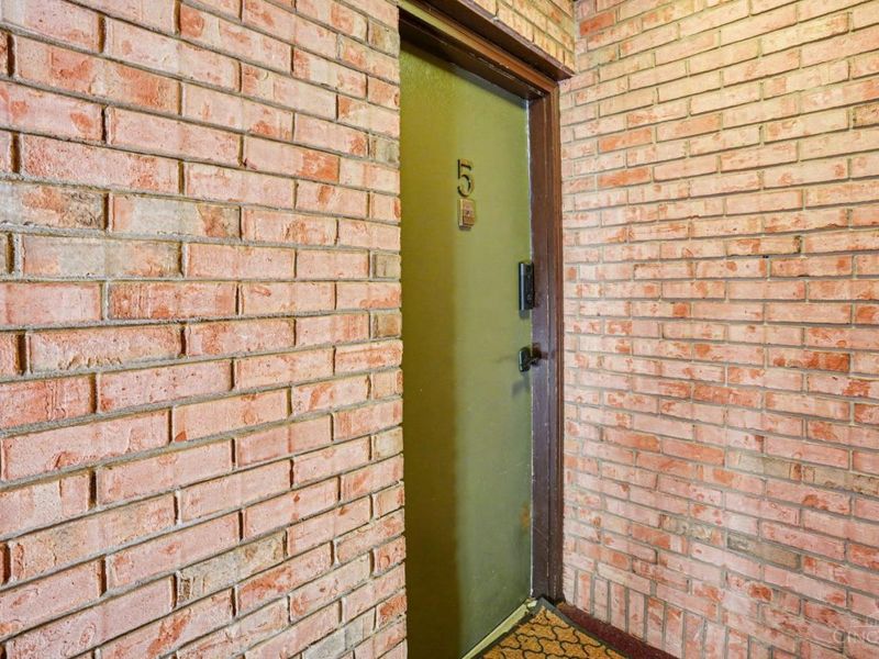 4908 Chalet Drive, Unit 405, Saint Bernard, OH 45217 Photo 3