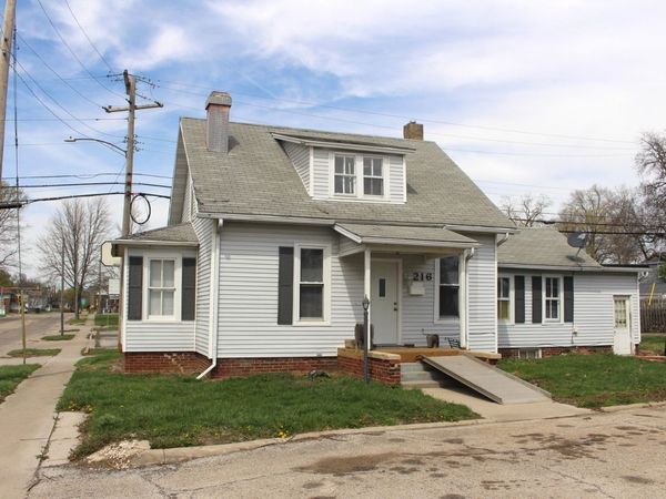 216 S Grant Street , Clinton, IL 61727