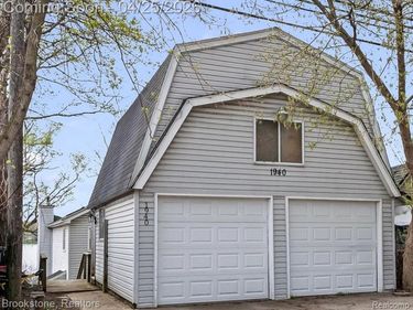 1940 S Ortonville Road, Brandon Twp, MI 48462