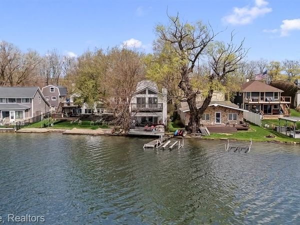 1940 S Ortonville Road, Brandon Twp, MI 48462