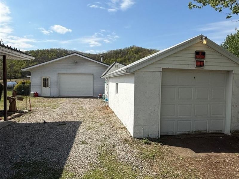 57165 County Road 9, West Lafayette, OH 43845 Photo 3