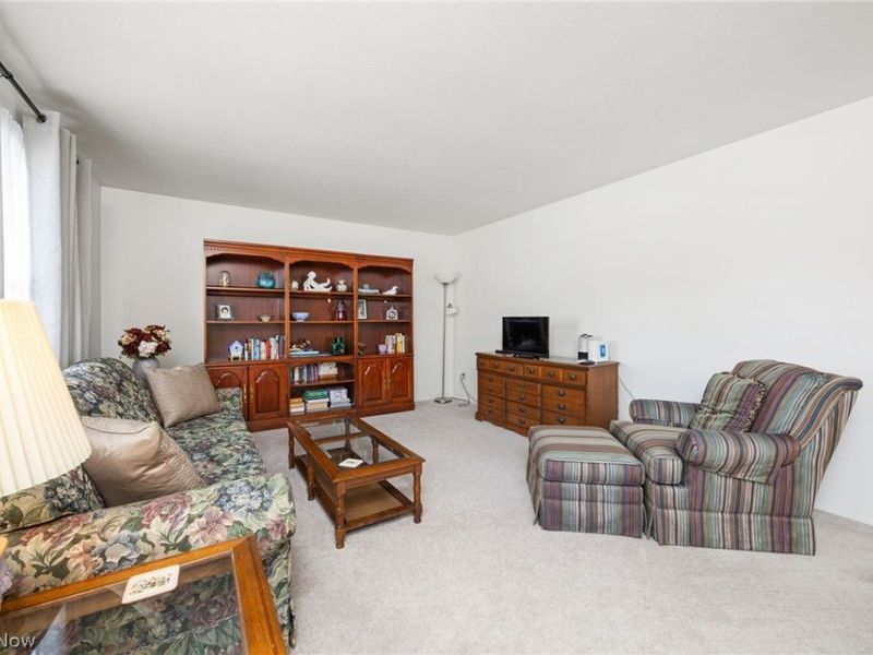 2357 Woodpark Road, Akron, OH 44333 Photo 10