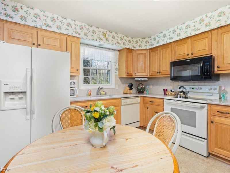 2357 Woodpark Road, Akron, OH 44333 Photo 14