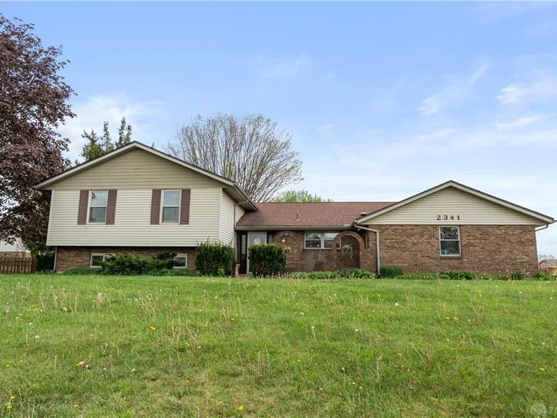2341 Clubside Drive, Bellbrook, OH 45431 Photo 1