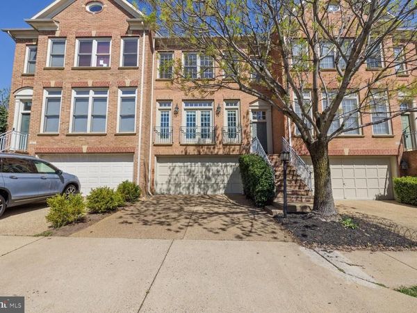 1813 DAWSON STREET, VIENNA, VA 22182