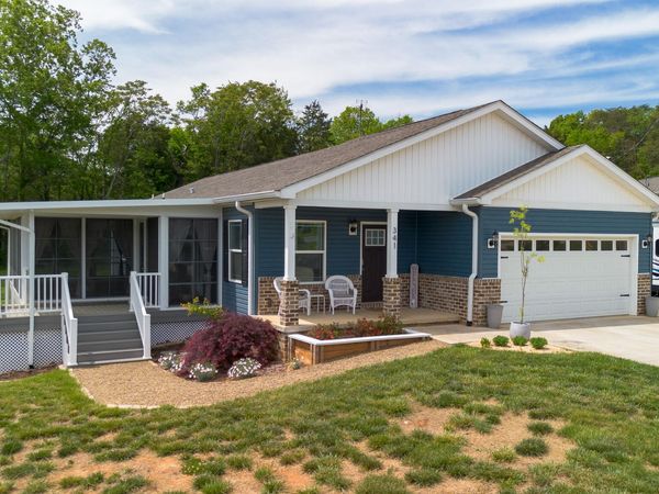 341 Garden Lane, Dandridge, TN 37725