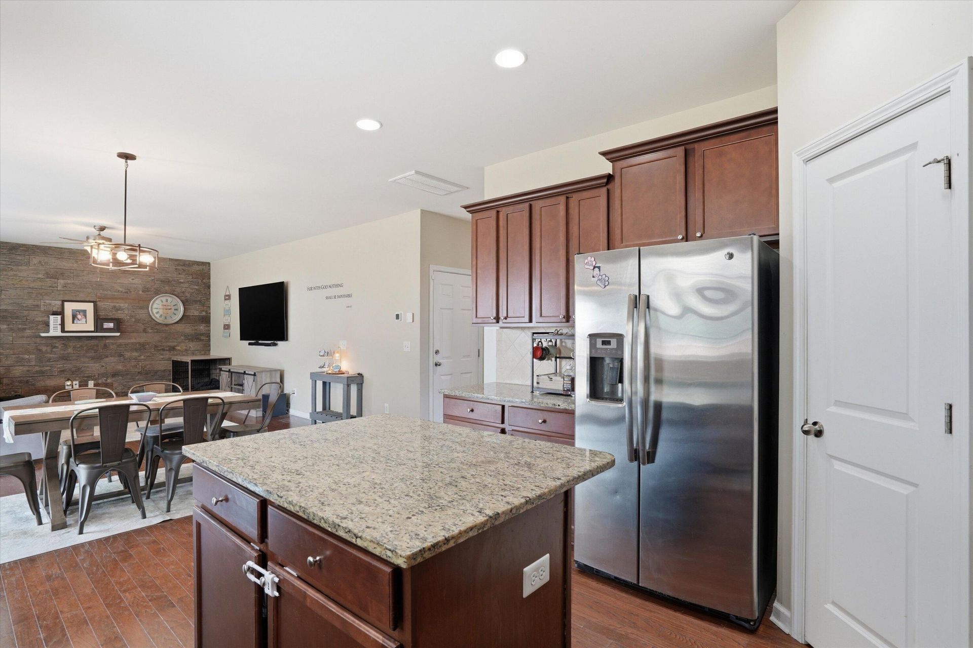 650 Silver Moss Drive Photo 9