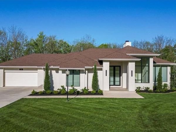 7300 NW Pampas Lane, Parkville, MO 64152