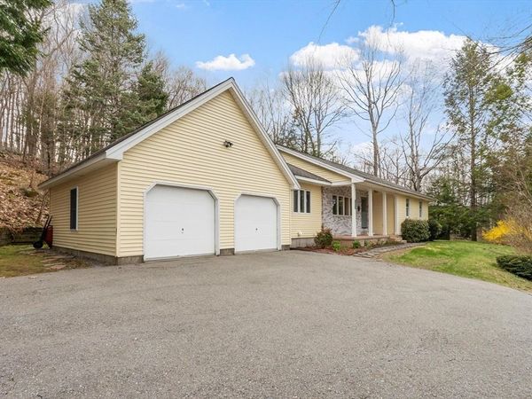 41 Betty Spring Rd, Gardner, MA 01440