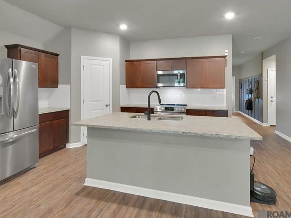 30891 Clearview Ct, Denham Springs, LA 70726