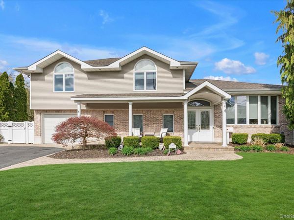 340 Woodbridge Lane , Jericho, NY 11753