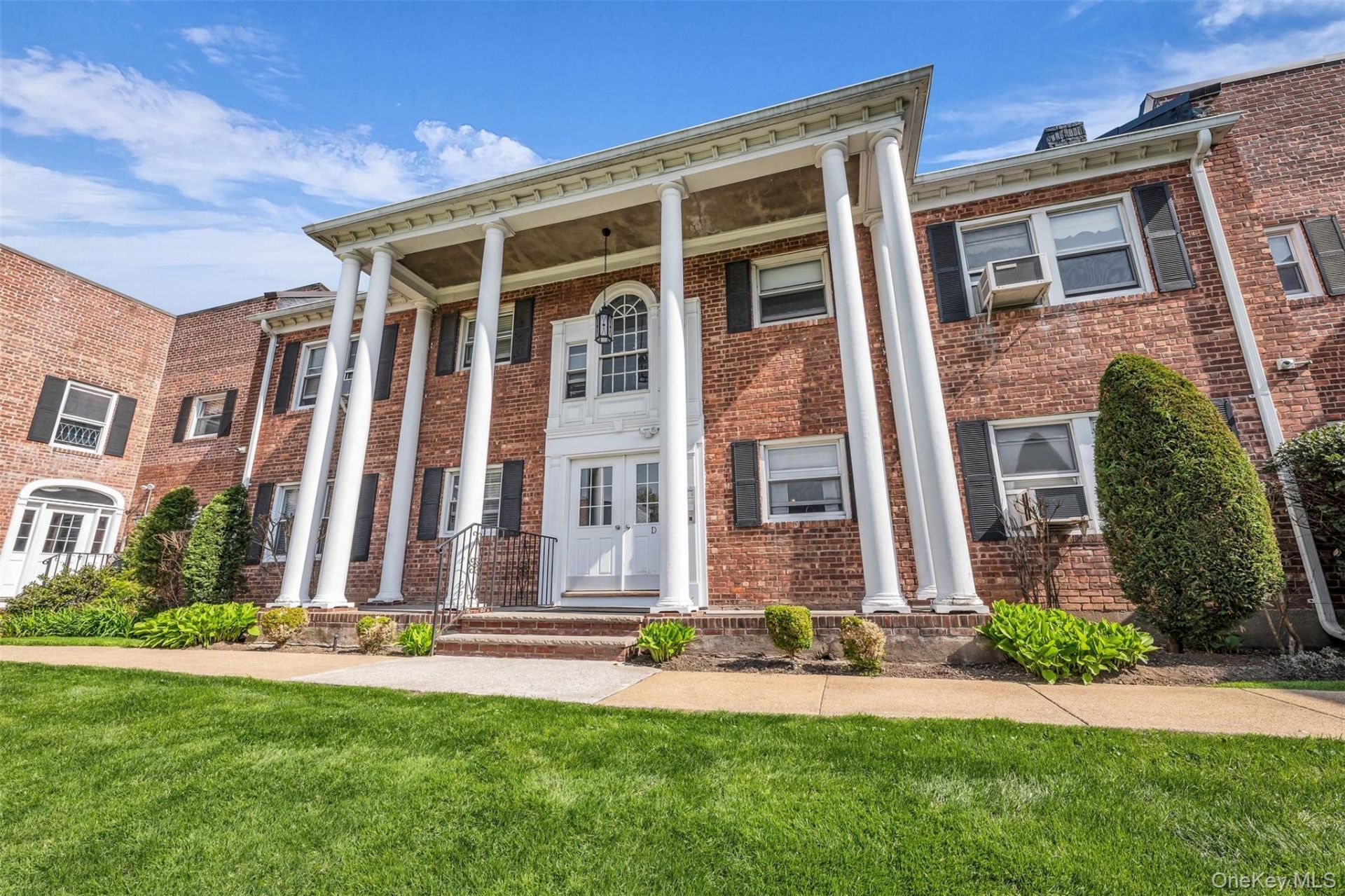 261 Central Avenue , Unit D1, Lawrence, NY 11559 Main Photo