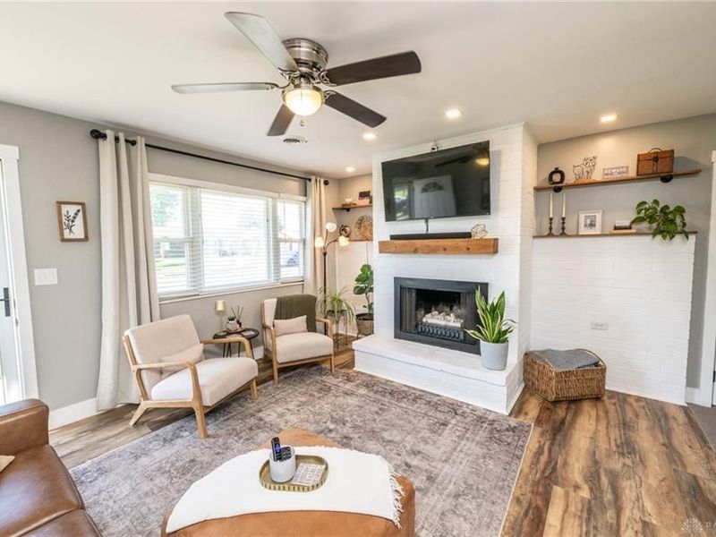 2407 Waterford Drive, Troy, OH 45373 Photo 2