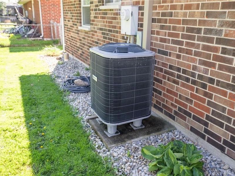 2407 Waterford Drive, Troy, OH 45373 Photo 33