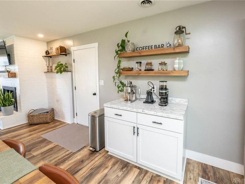 2407 Waterford Drive, Troy, OH 45373 Photo 9