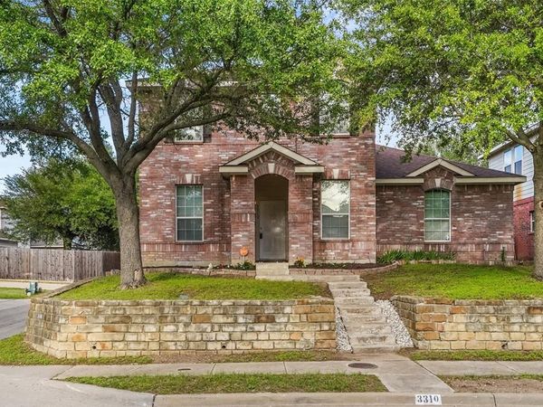 3310 Heavenly Way , Dallas, TX 75237