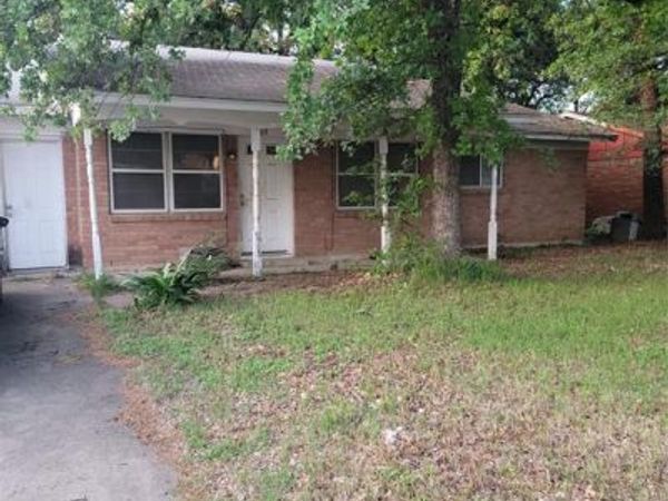 4805 Alandale Drive, Forest Hill, TX 76119