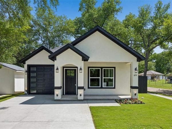 602 W Newton Street, Terrell, TX 75160